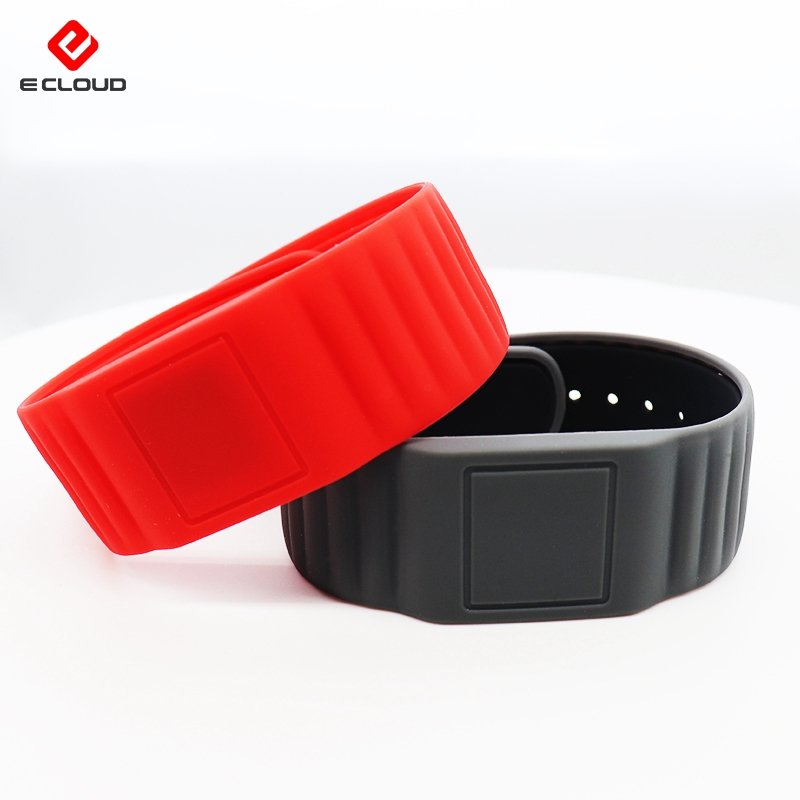 Customized 13.56 mhz RFID NFC Smart 213 215 216 Adjustable Silicone Wristband for Adult Children