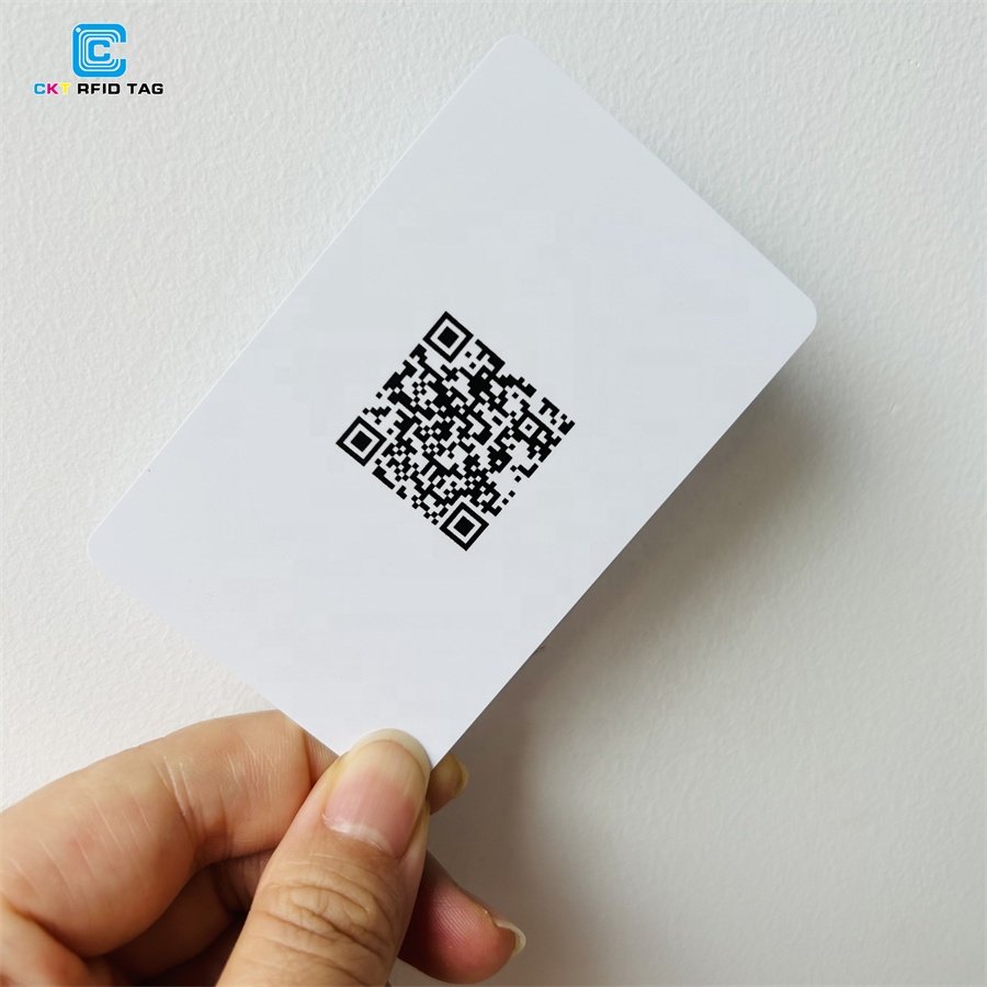 Programmable Social Media NFC 213 NFC215 Chip Plastic PVC Google Reviews Card With QR Code