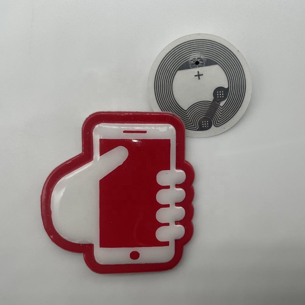 China Direct Factory UHF RFID anti metal rfid epoxy key ring Nfc Tag For Sharing Social Media And Access Control Card nfc 30 mm