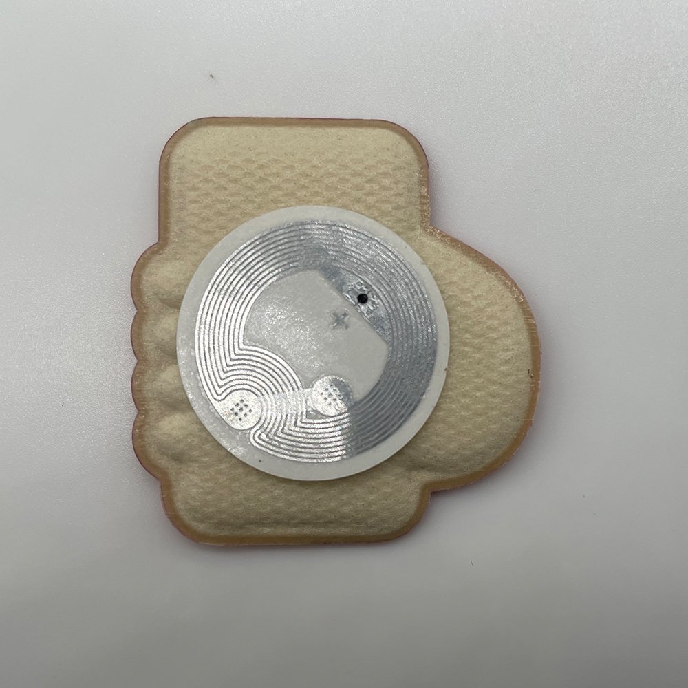 China Direct Factory UHF RFID anti metal rfid epoxy key ring Nfc Tag For Sharing Social Media And Access Control Card nfc 30 mm