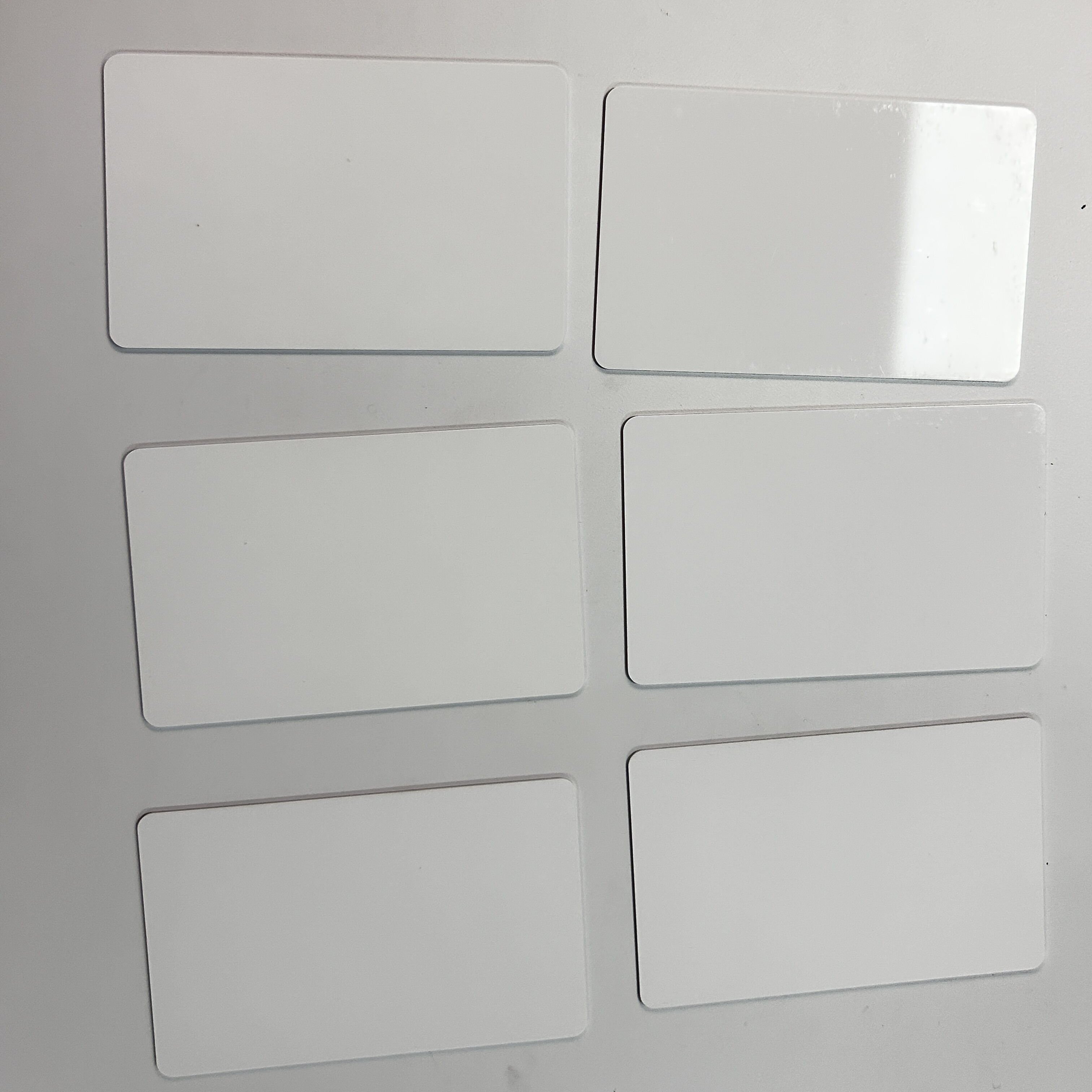 LF125KHz RFID NFC Card 13.56Mhz UHF 860-914MHz Chip Inkjet-Coated PVC Metal Silicone PET Card with Waterproof Feature