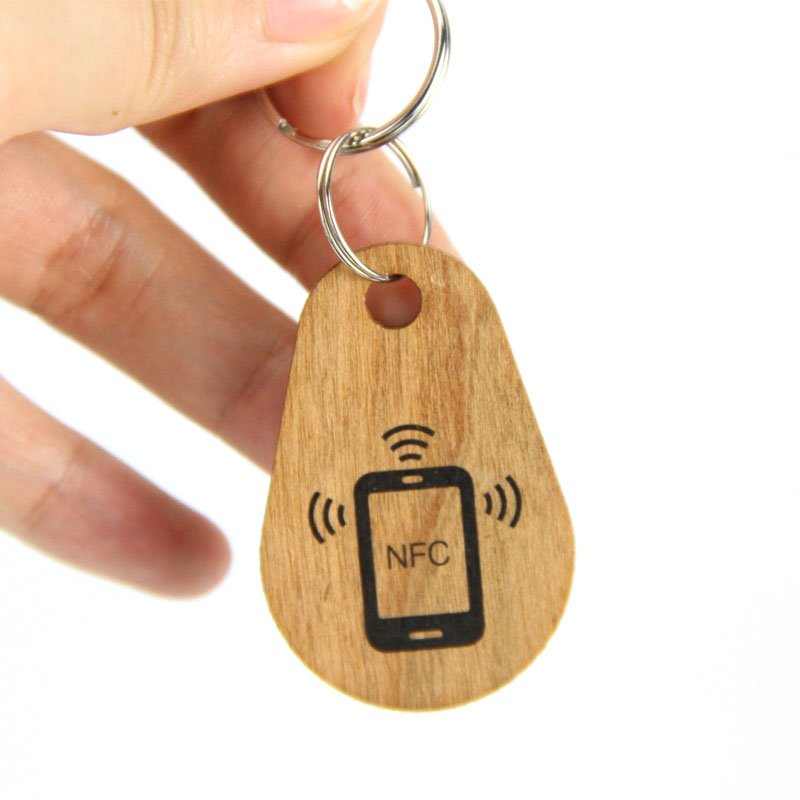 Programmable MIFARE RFID Bamboo Eco-friend NFC Wooden Key Card for Access Control Customize 13.56MHz RFID Keychain Keyfob