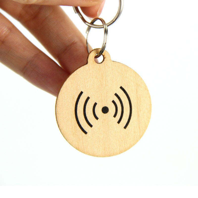 Programmable MIFARE RFID Bamboo Eco-friend NFC Wooden Key Card for Access Control Customize 13.56MHz RFID Keychain Keyfob