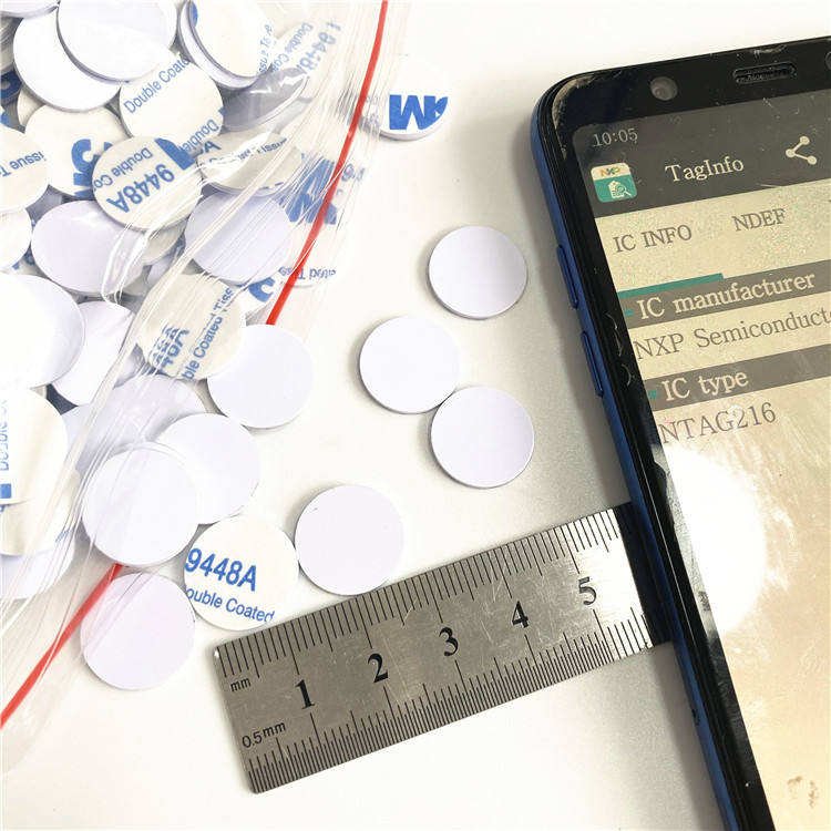 Custom 13.56mhz Passive programmable NTAG 213 /215/216 PVC smart nfc coin tag sticker