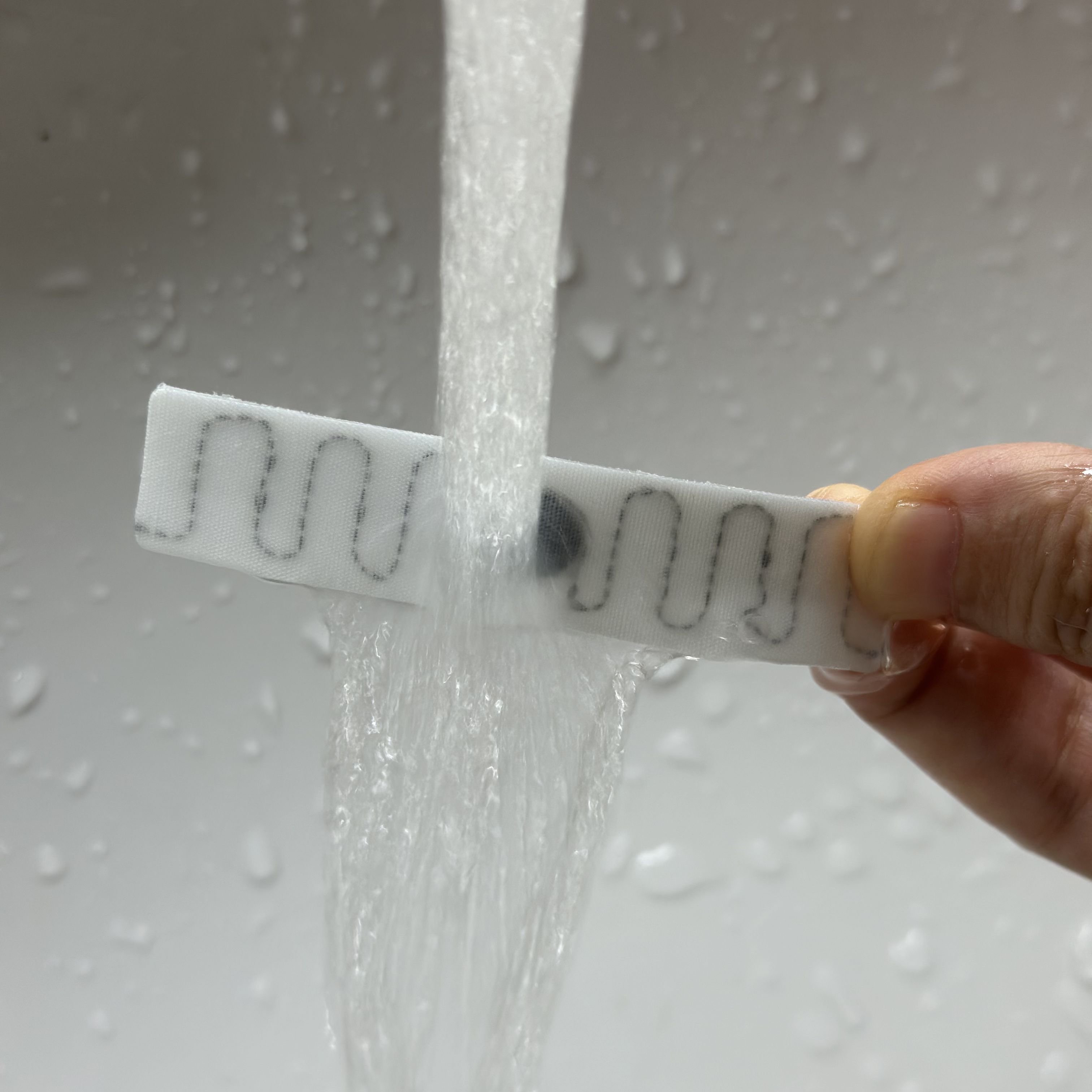 86*16mm Thermo Textile Woven Laundry UCODE 8 UHF Tag Long Reading Range RFID Transponder for Access Control Cards