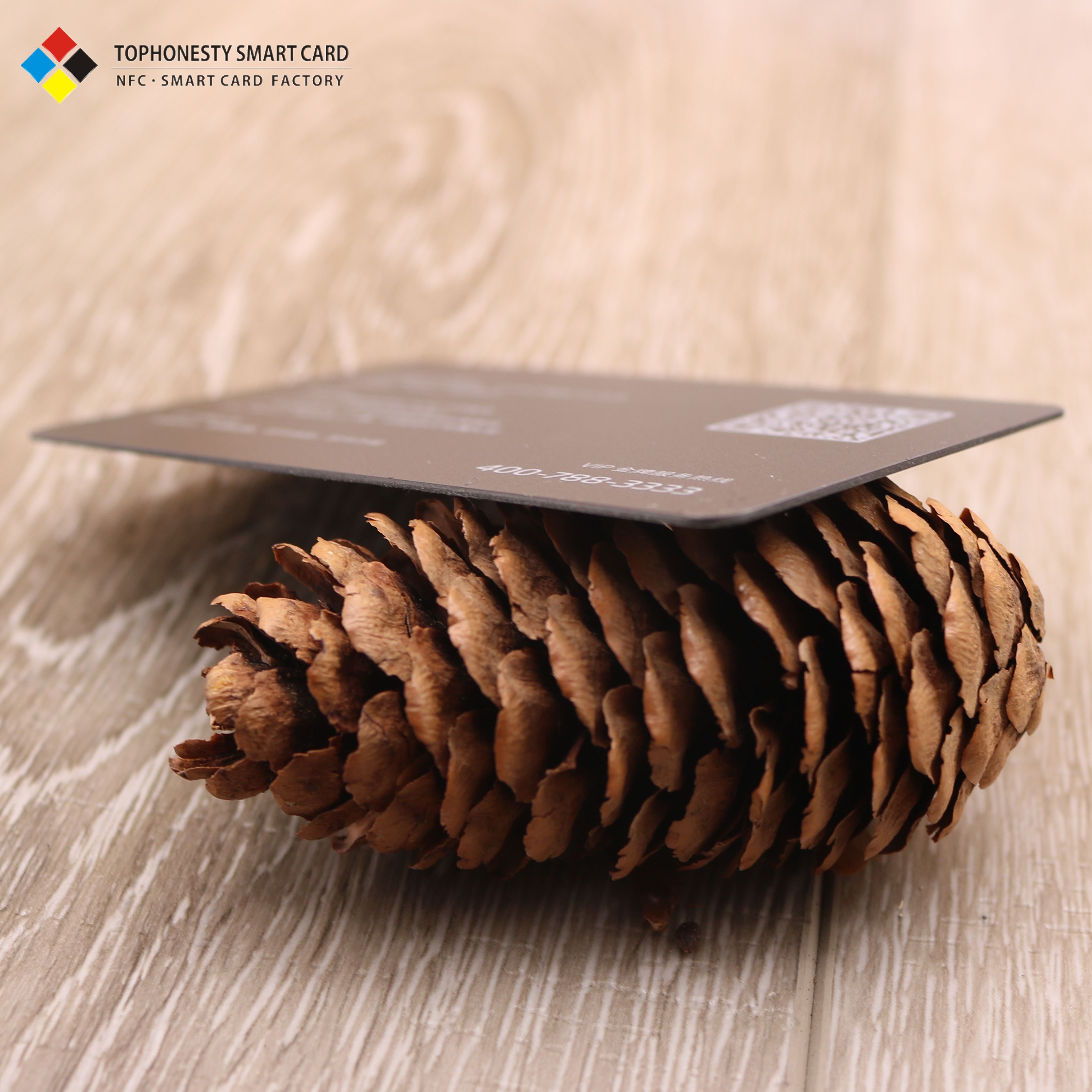 Hot Selling VIP Card with NFC & RFID Communication Interface 13.56MHz Frequency Cheap Barcode Magnetic Strip Made in China