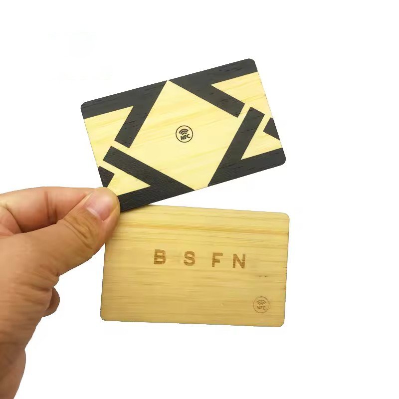 Customized Programmable Bamboo Wood Business Cards RFID ISO14443A Smart NTAG213 NTAG216 NFC Wooden Hotel Key Card