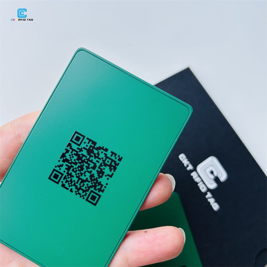 Custom CKT Green NFC Metal Cards Laser Engraved Digital Business Card Edged With Costmization