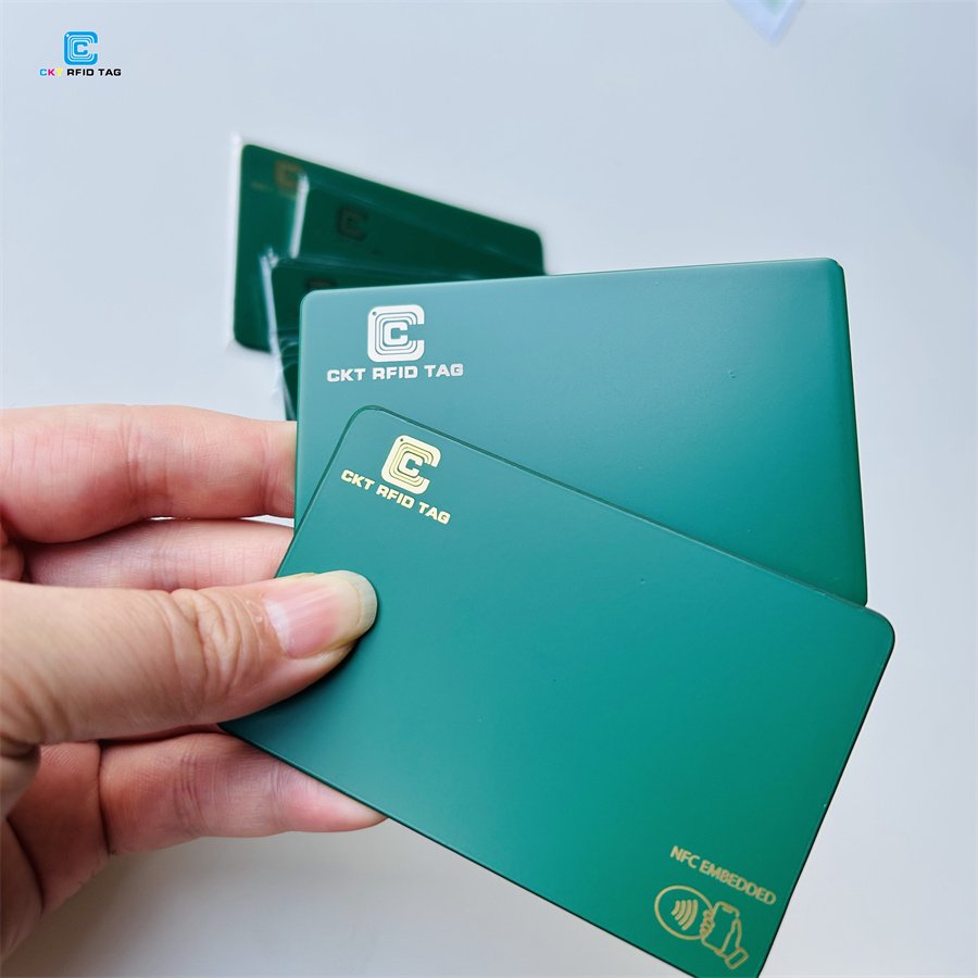 Custom CKT Green NFC Metal Cards Laser Engraved Digital Business Card Edged With Costmization