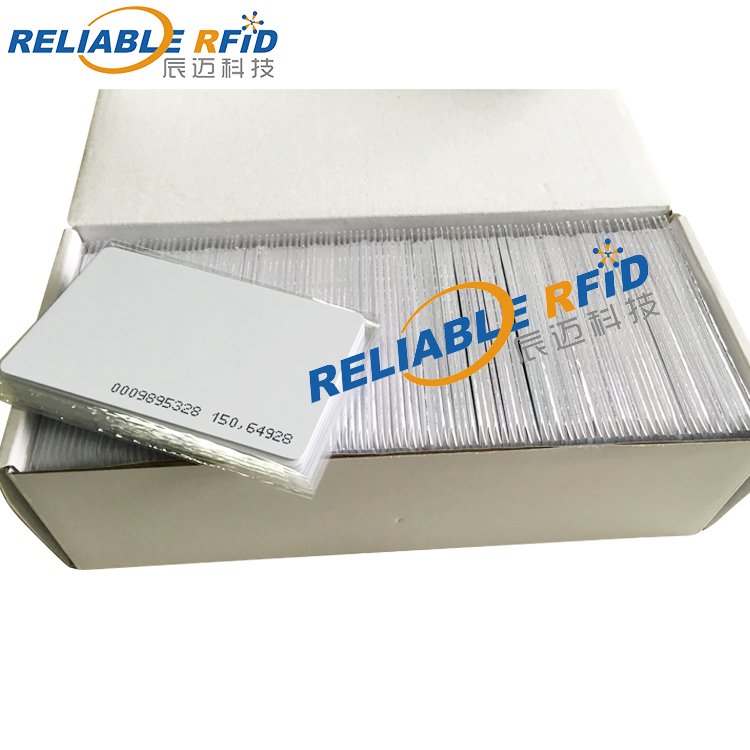 15m Long Range UHF RFID PVC Card 860-960MHz Blank White RFID Card for Access Control Parking Smart Card