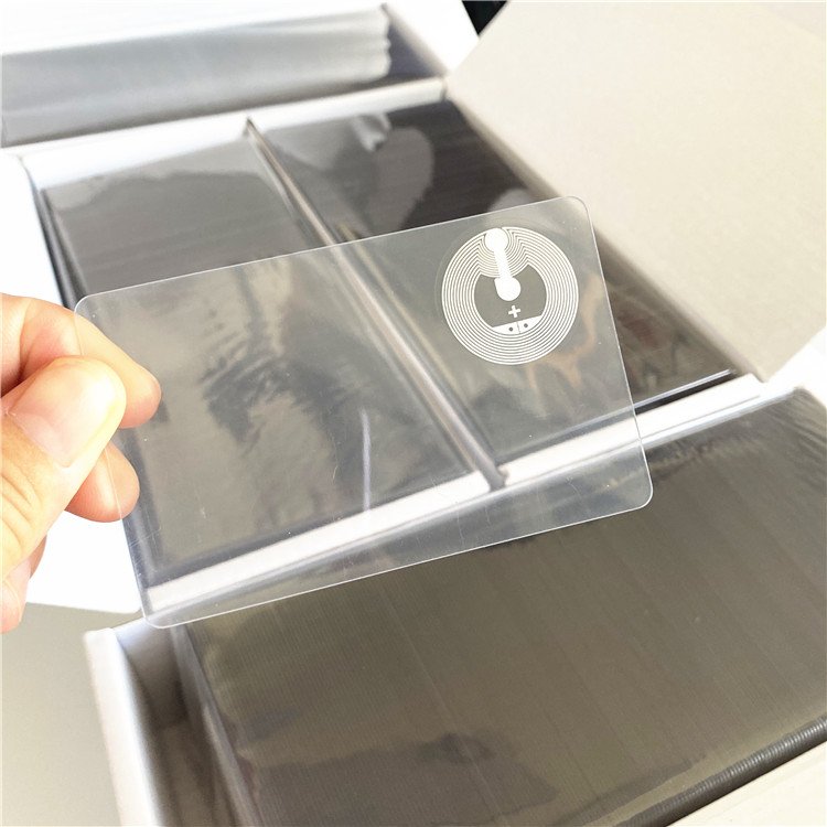 Zhuhai Found Smart Digital 424 DNA Programmed Custom Nfc Card Transparent