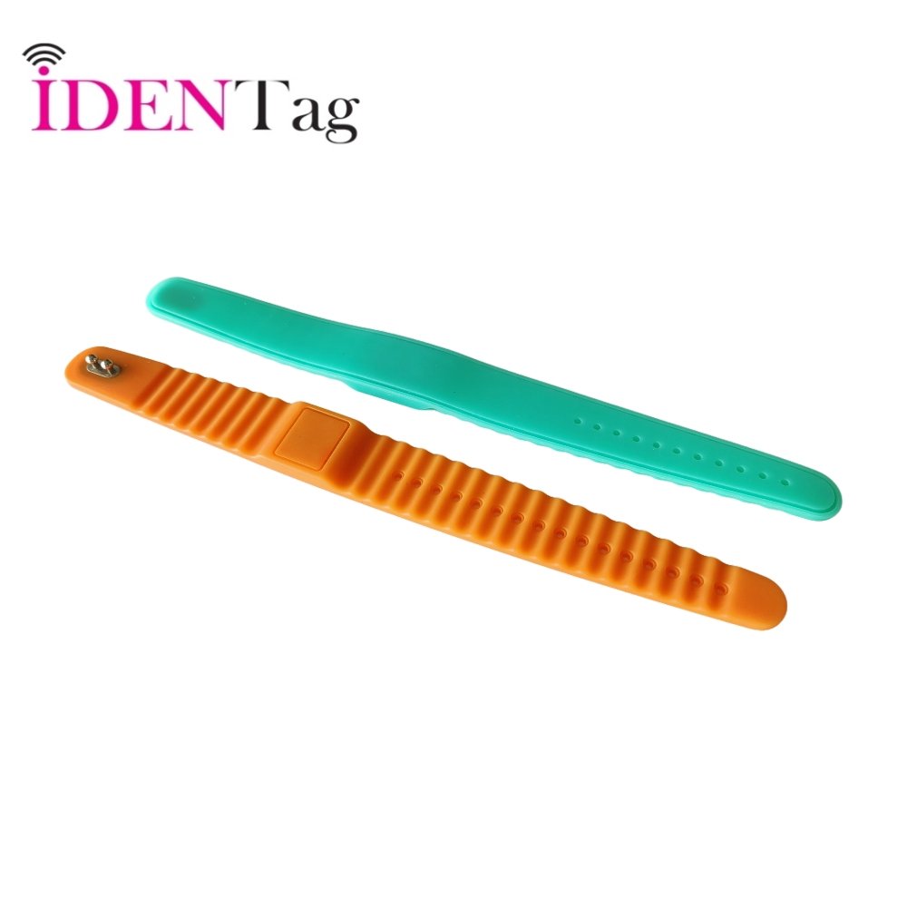 Hot Sale 13.56MHz NFC Smart Wristband Waterproof Passive RFID Silicone Bracelet With Access Control Cards