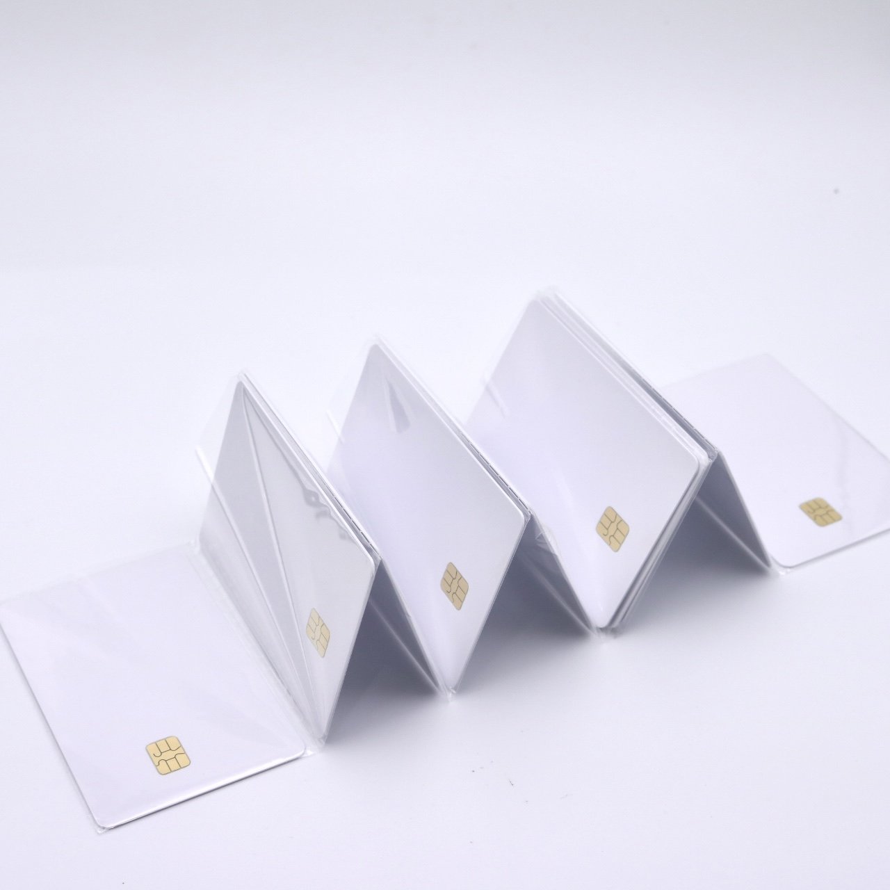 Customizable 125kHz RFID PET material 4442 IC Chip NFC QR Code Communication Interface Waterproof Blank Printable PVC Smart card