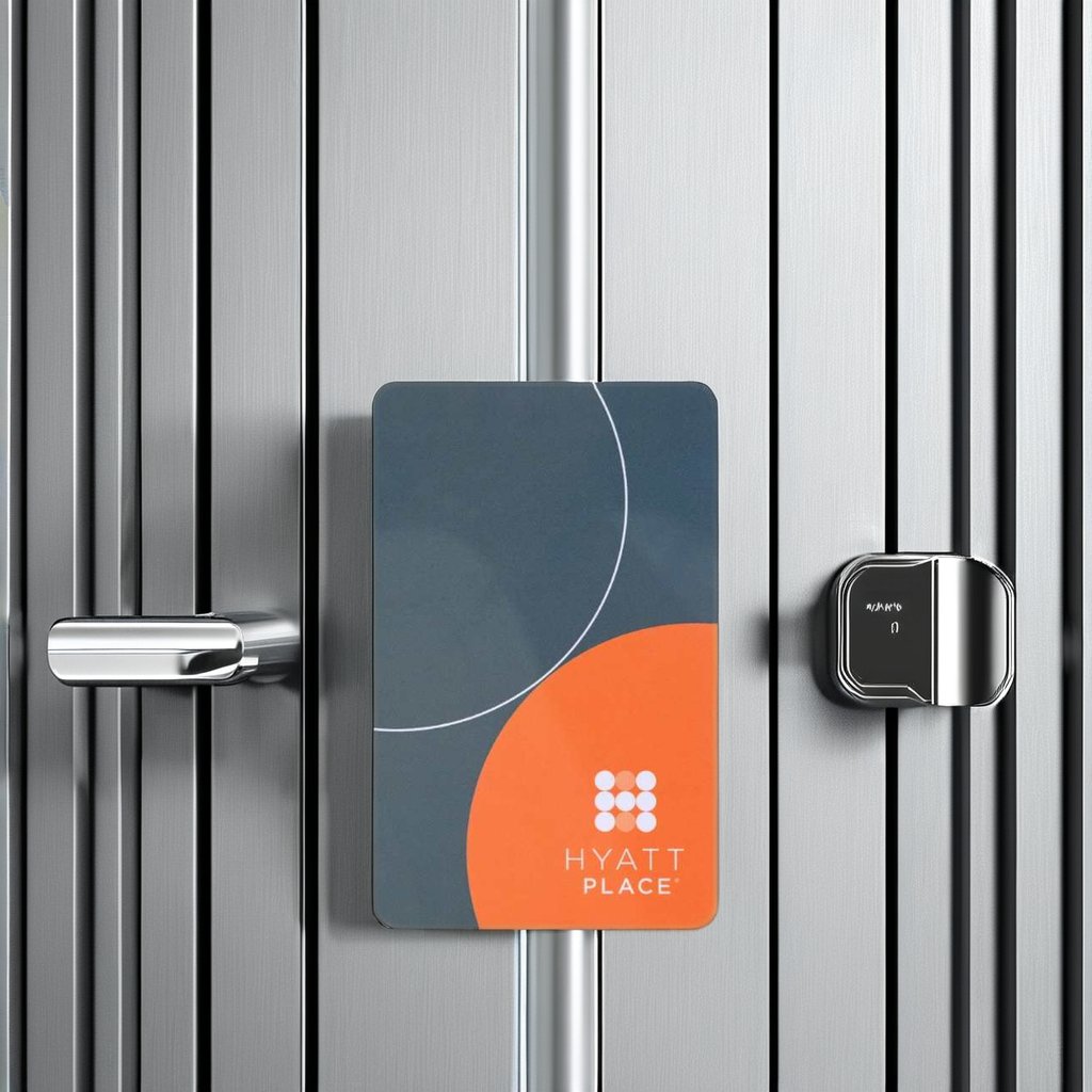 Customizable Waterproof Hotel Access Card with RFID & NFC PVC Material 1K Chip 125KHz Frequency Contactless Access Control