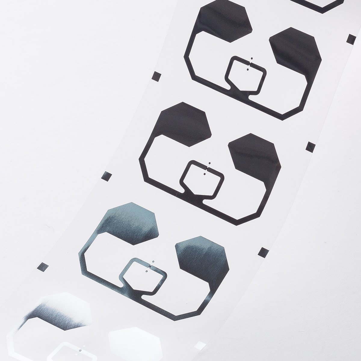 Hot Sale Access Control Waterproof Jewellery Inventory Tracking Card Custom Nfc Rfid Adhesive Sticker Label