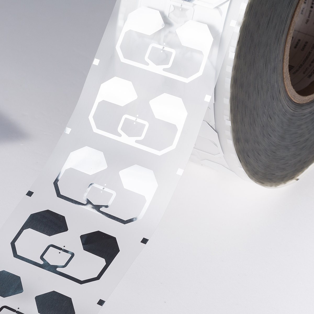 Hot Sale Access Control Waterproof Jewellery Inventory Tracking Card Custom Nfc Rfid Adhesive Sticker Label