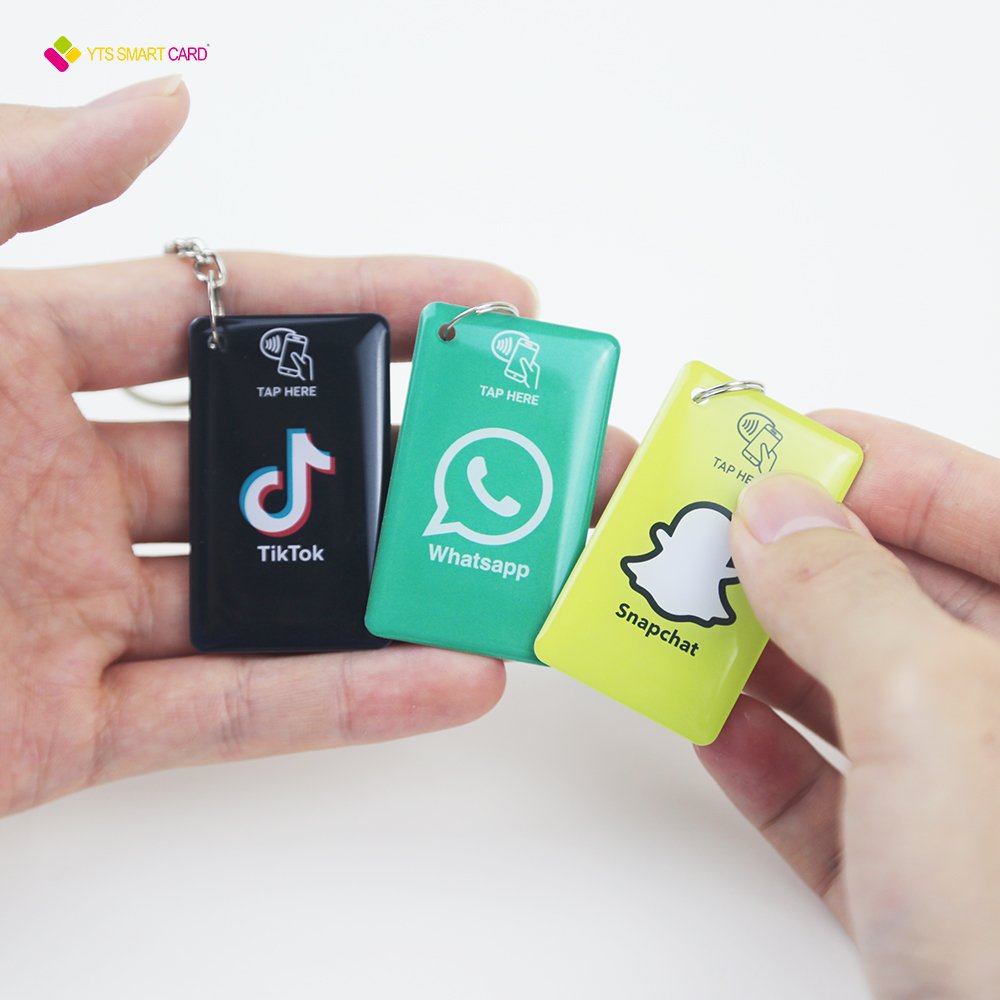 YTS factory price customize Waterproof nfc rfid chip keychain access control resin epoxy card display
