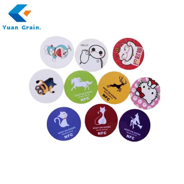 China Manufacture 13.56MHz UID Variable Token Label Durable NFC Keychain Epoxy Label NFC Keychain RFID Keychain Coin Label