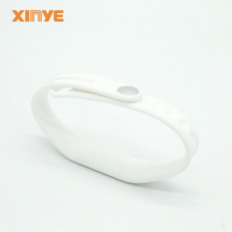 Colorful RFID NFC Silicone Adjustable Wristband Sport Bracelets for Water Park Sauna Gym Swimming Pool