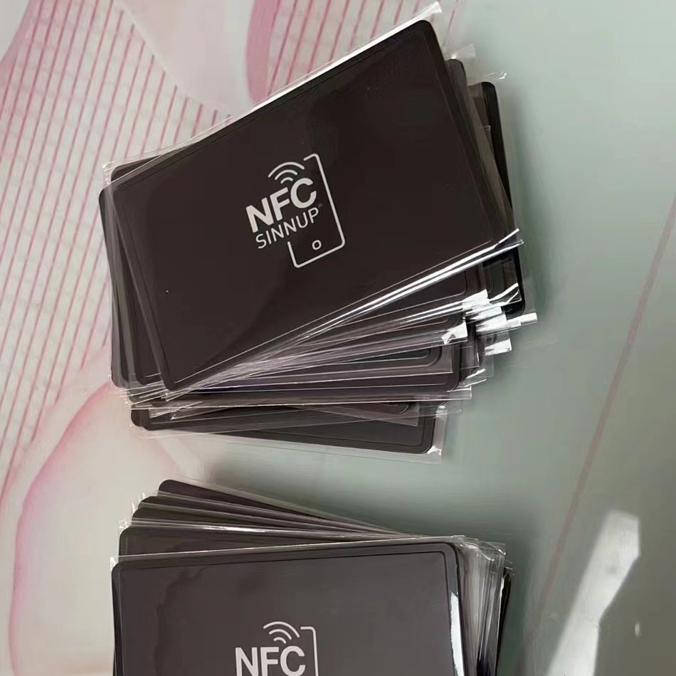 custom print Tap to go NFC Chip Black / Gold / Silver /white color NFC Metal Business Card for social media sharing