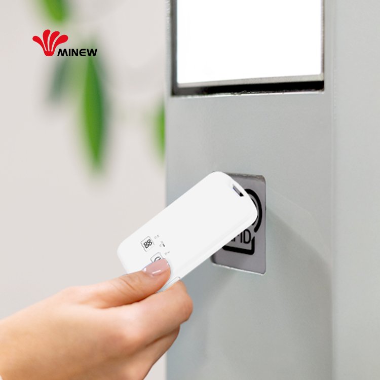 Minew Gps Lte 4G Gnss Bluetooth Positioning Work Employee Smart Id Card Attendance Check - In Nfc Rfid Door Access Control Cards