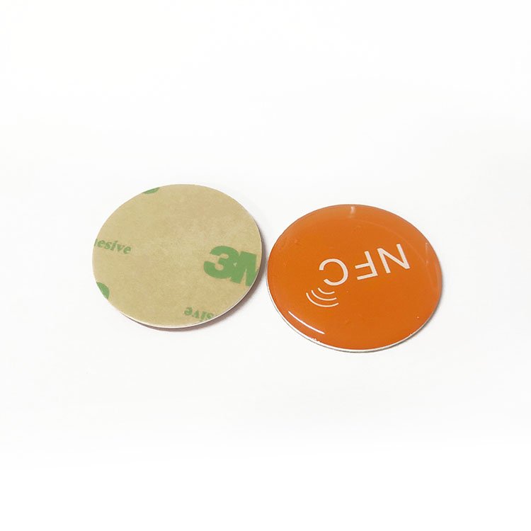 NFC social media tag RFID chip labels nfc epoxy tag rfid coin round tags with ntag213 smart chip