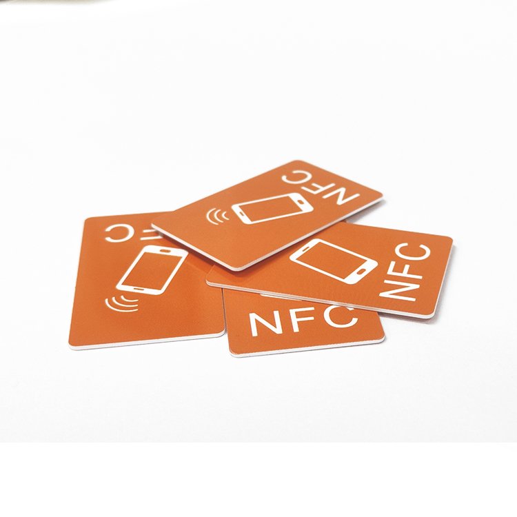 NFC social media tag RFID chip labels nfc epoxy tag rfid coin round tags with ntag213 smart chip