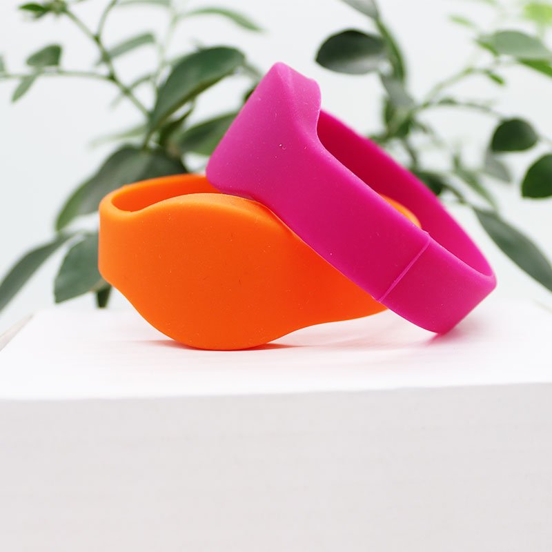 RFID Silicone Wristband RFID QR NFC Silicone Wristband Soft RFID Silicone Wristband NFC Bracelet
