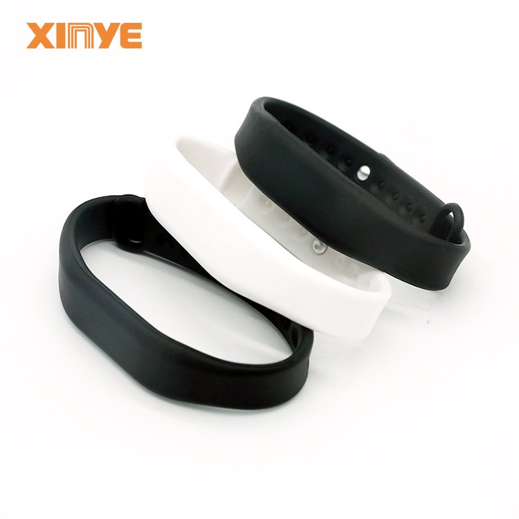 Wholesale 125khz em4305 chip wristband MIFARE 13.56mhz pvc card bracelet event rfid wristbands custiomise
