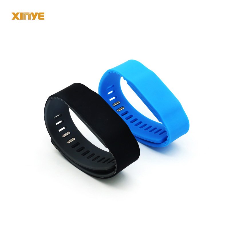 Wholesale 125khz em4305 chip wristband MIFARE 13.56mhz pvc card bracelet event rfid wristbands custiomise