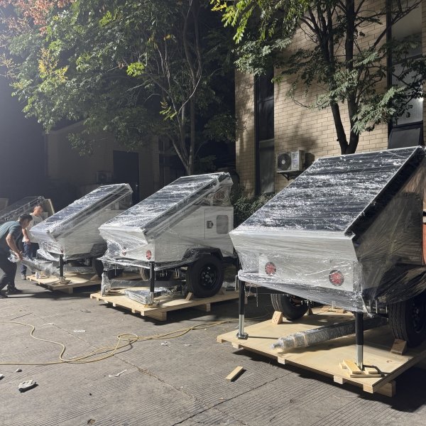 Solar Surveillance Systems Camera CCTV Trailer 3 Panels 450W PTZ Camera Trailer Tower