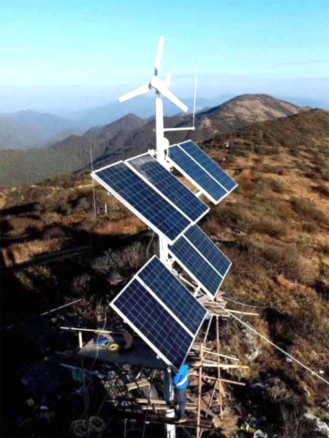 Hot selling 20KM Wireless Transmission Outdoor Solar Panel Powered Camera System Dahua 4G Sim Card WIFI Solar Camera Kit