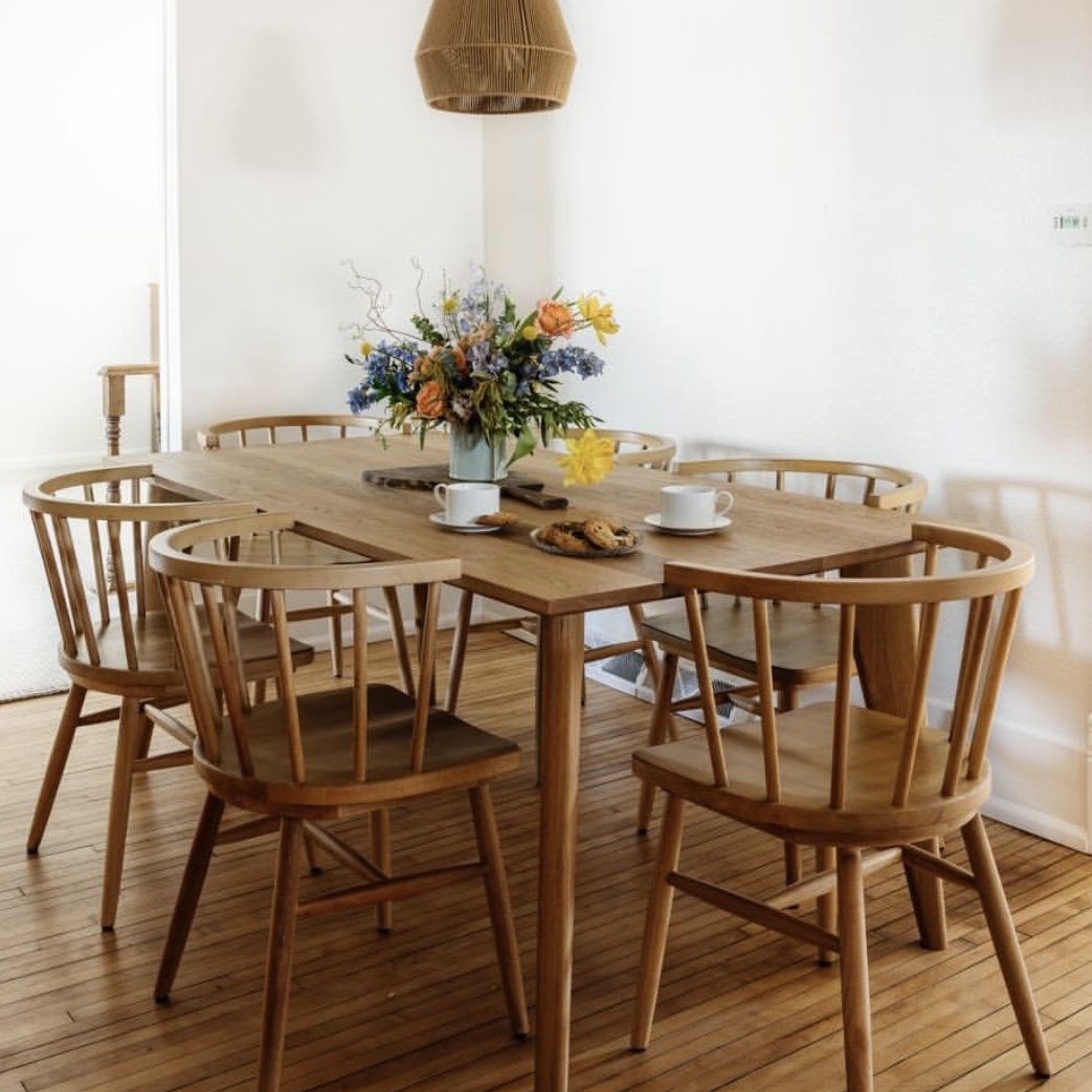 New Design Solid Wooden Round Dining Table Walnut Color Restaurant Tables For Living Room Hotel