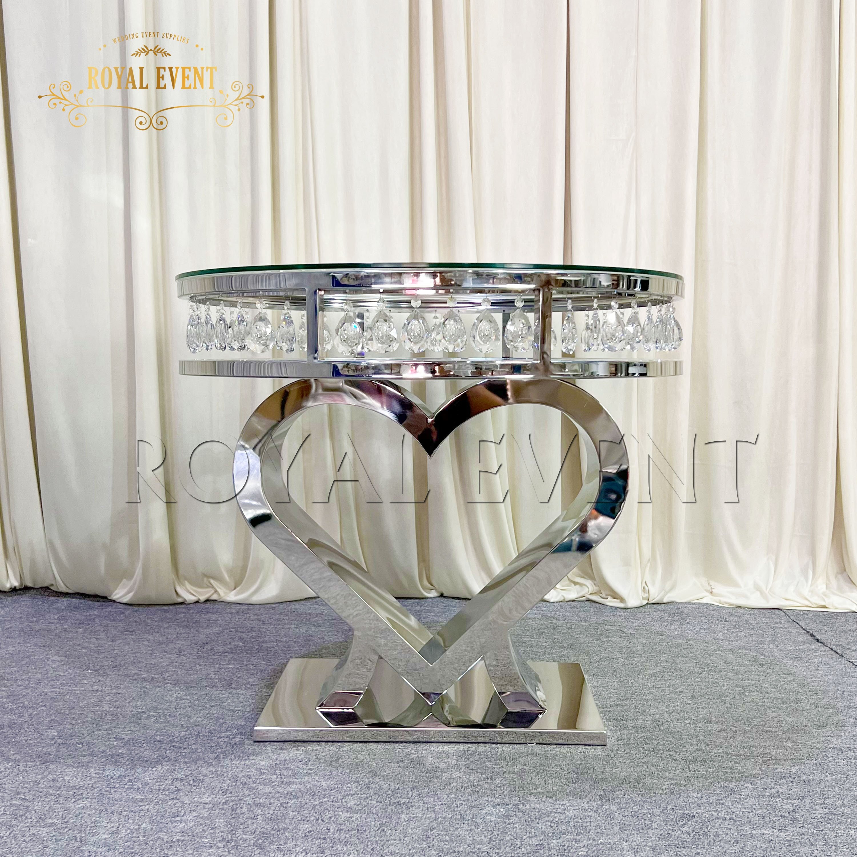 Latest Design Wedding Furniture Heart Shape Silver Stainless Steel Table Crystal Pendant Round Cake Table for Wedding Events
