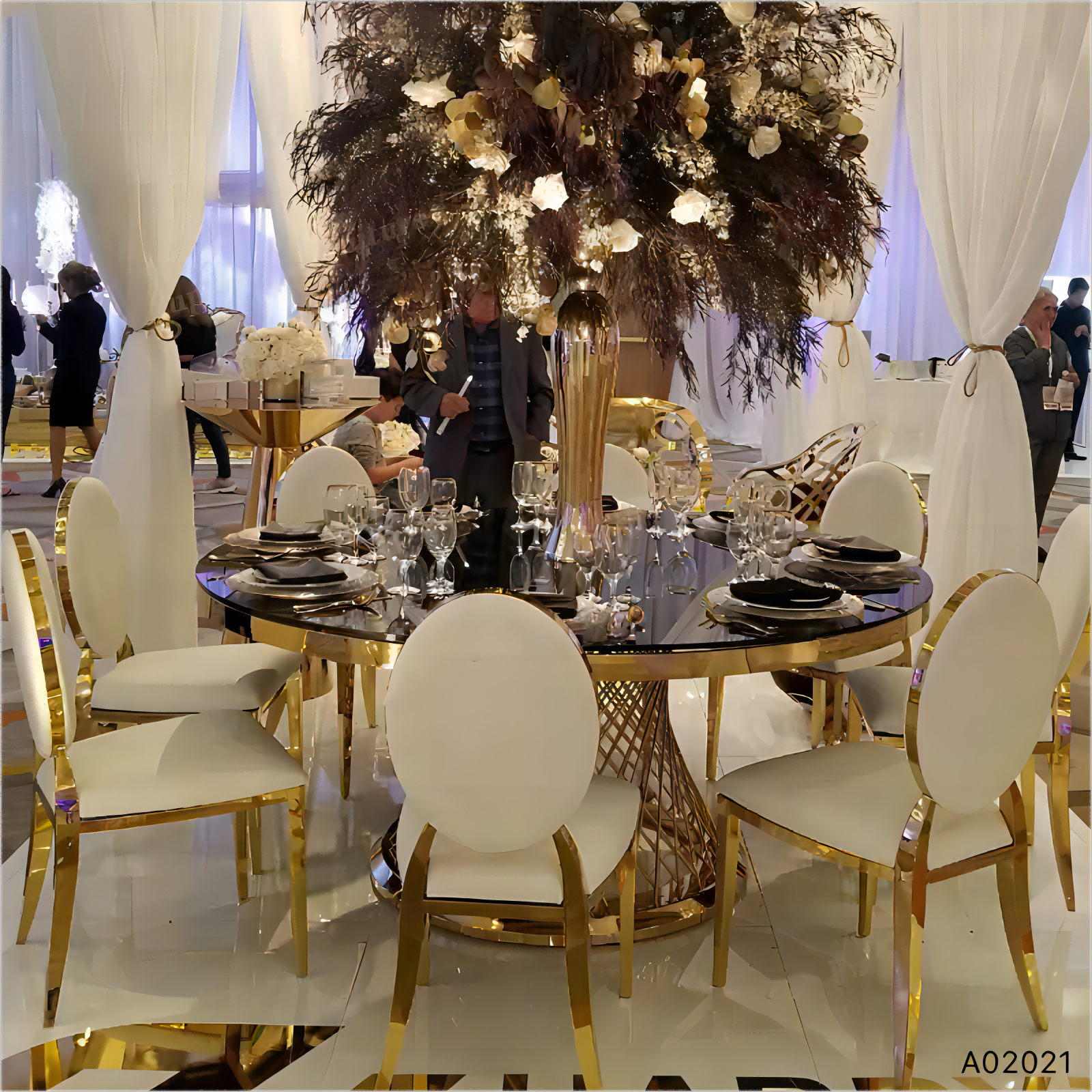 Stainless Steel Gold round Table with Glass Mirror Banquets Parties Hotels Events Versatile Living Rooms Workshops Parks Malls
