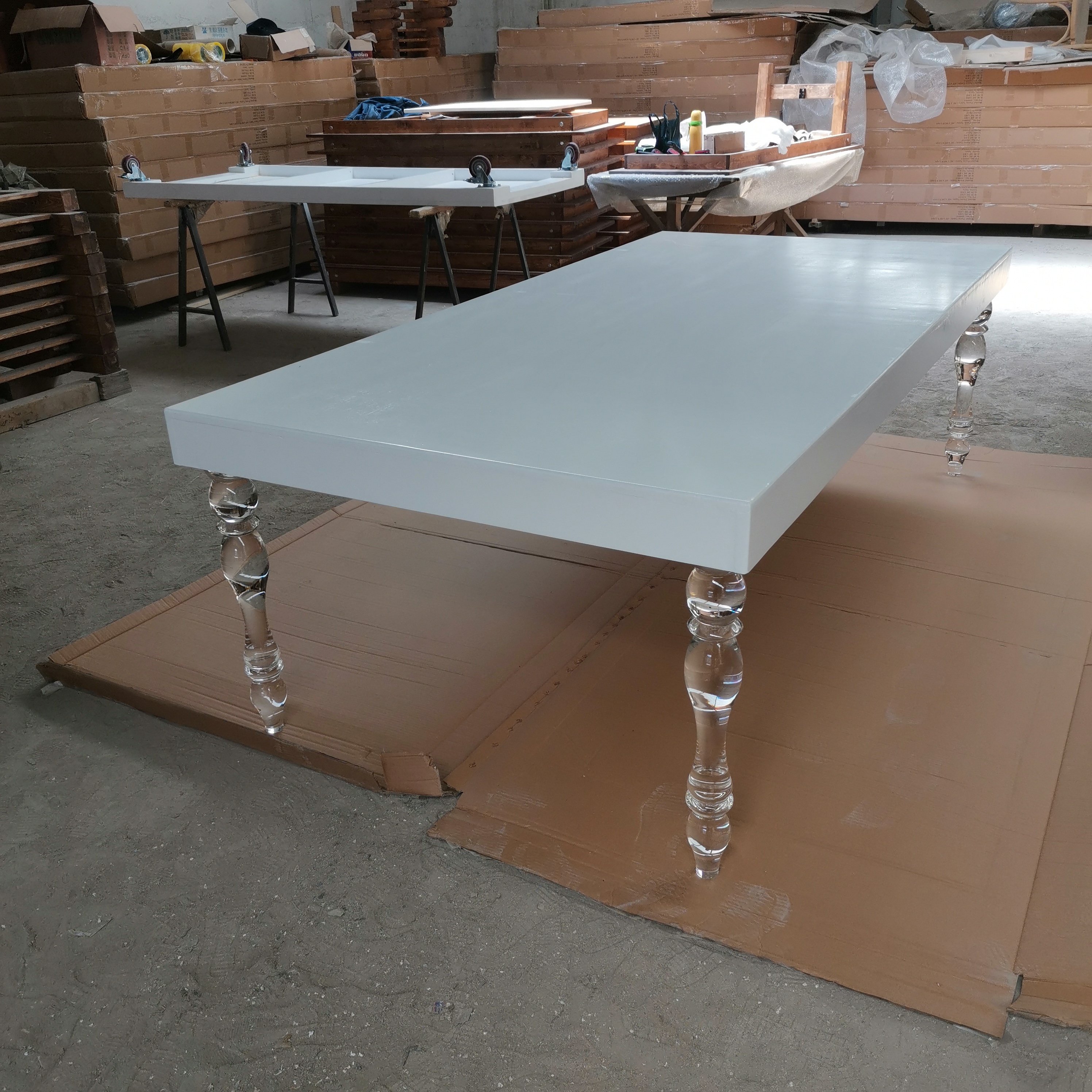 Hot Sale Outdoor Rectangle White Color Dinning Garden Farm Table With Clear Legs For Wedding Party