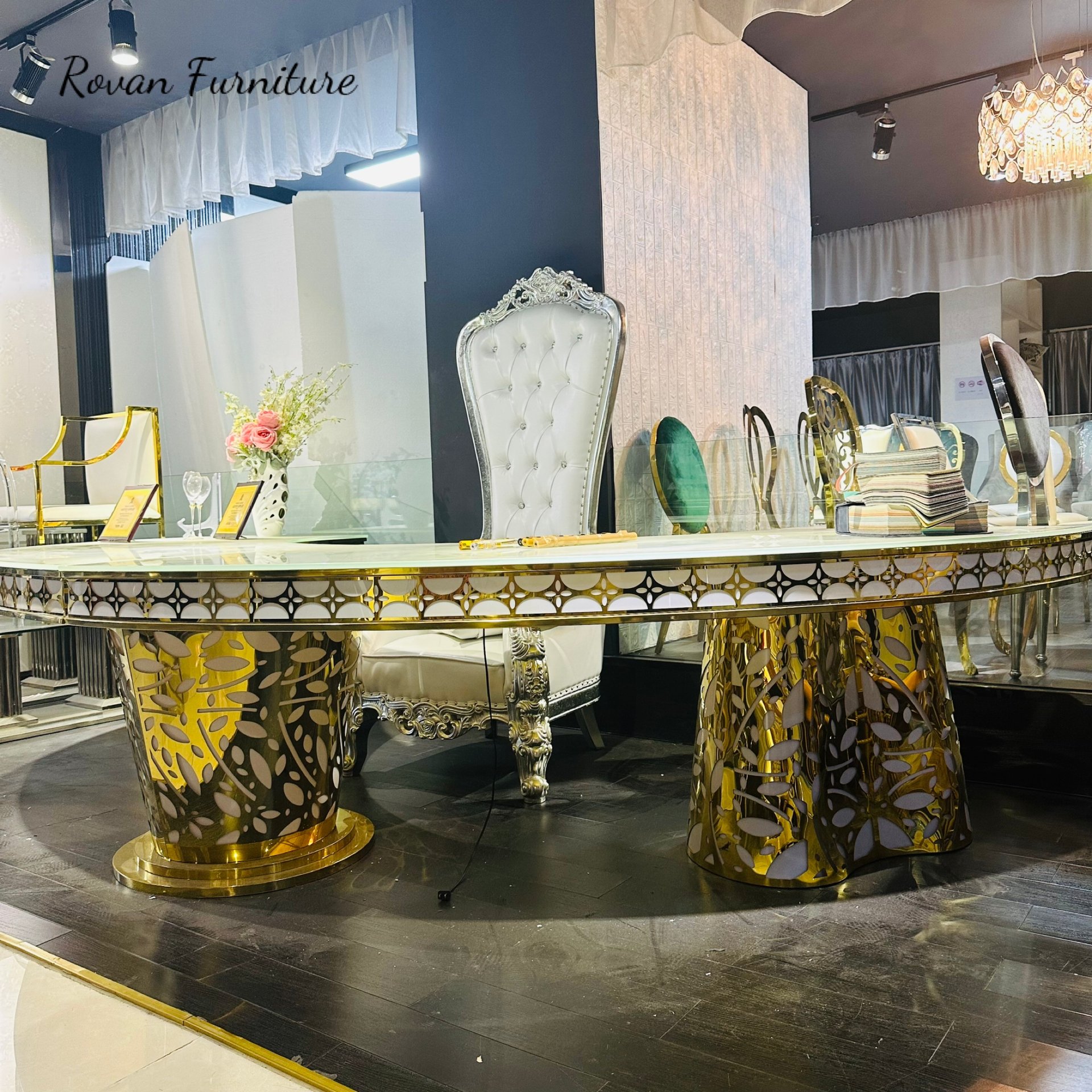 High quality modern Luxury golden stainless steel with glass top half moon wedding table