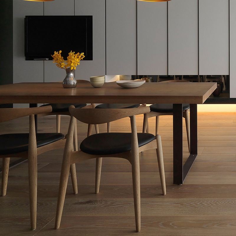 Modern luxury modern simple style metal frame wooden dining table and chairs for living room furniture dining room