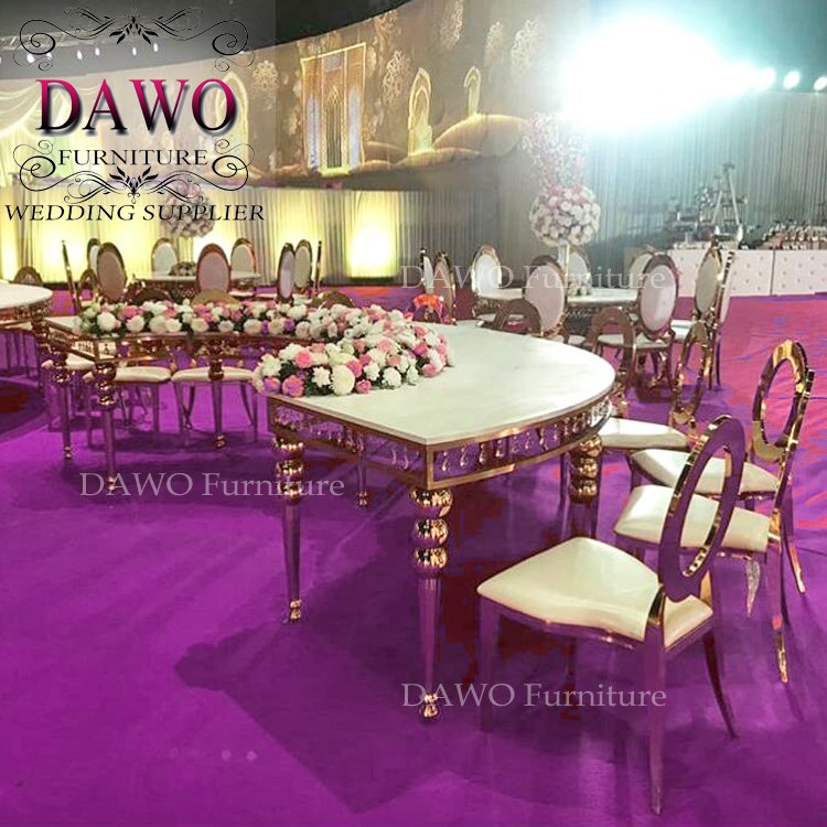Different Shape Romantic metal frame stainless steel mdf top wedding table