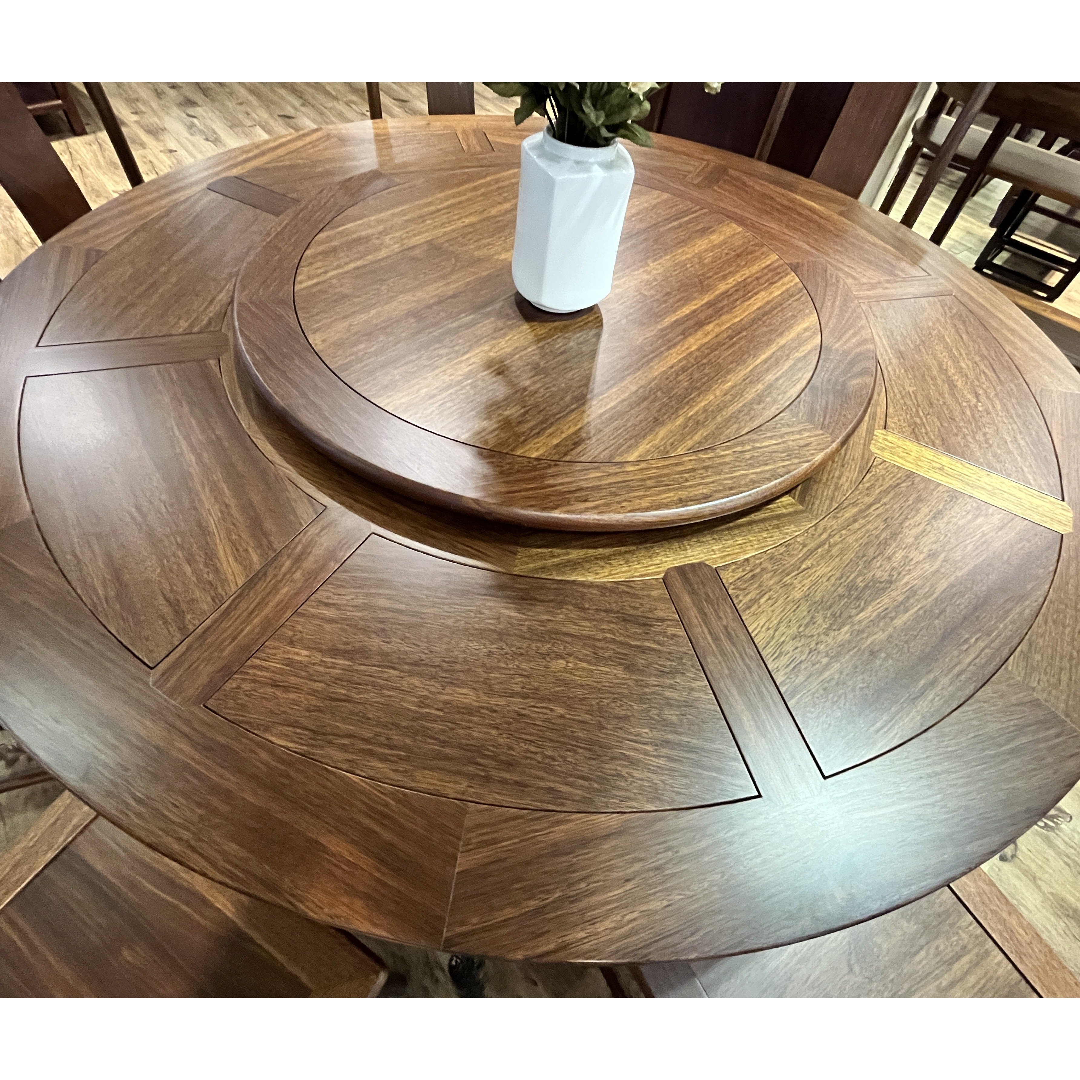 Modern Chinese dining table, wooden circular dining table with 6 chairs, apartment dining furniture