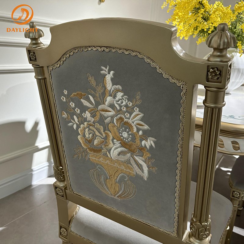 Hotel Royal Velvet European Furniture Customizable Wooden Villa Retro French Classic Chair Set High-End Solid Dining Room Table