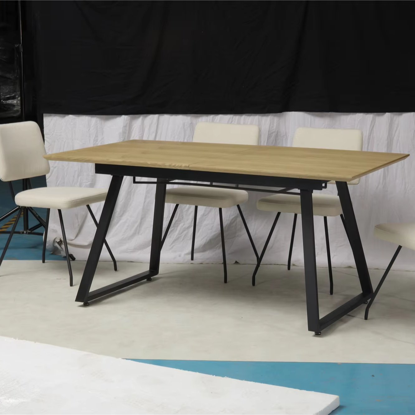 Modern wood with veneer table top Extension table dining room furniture