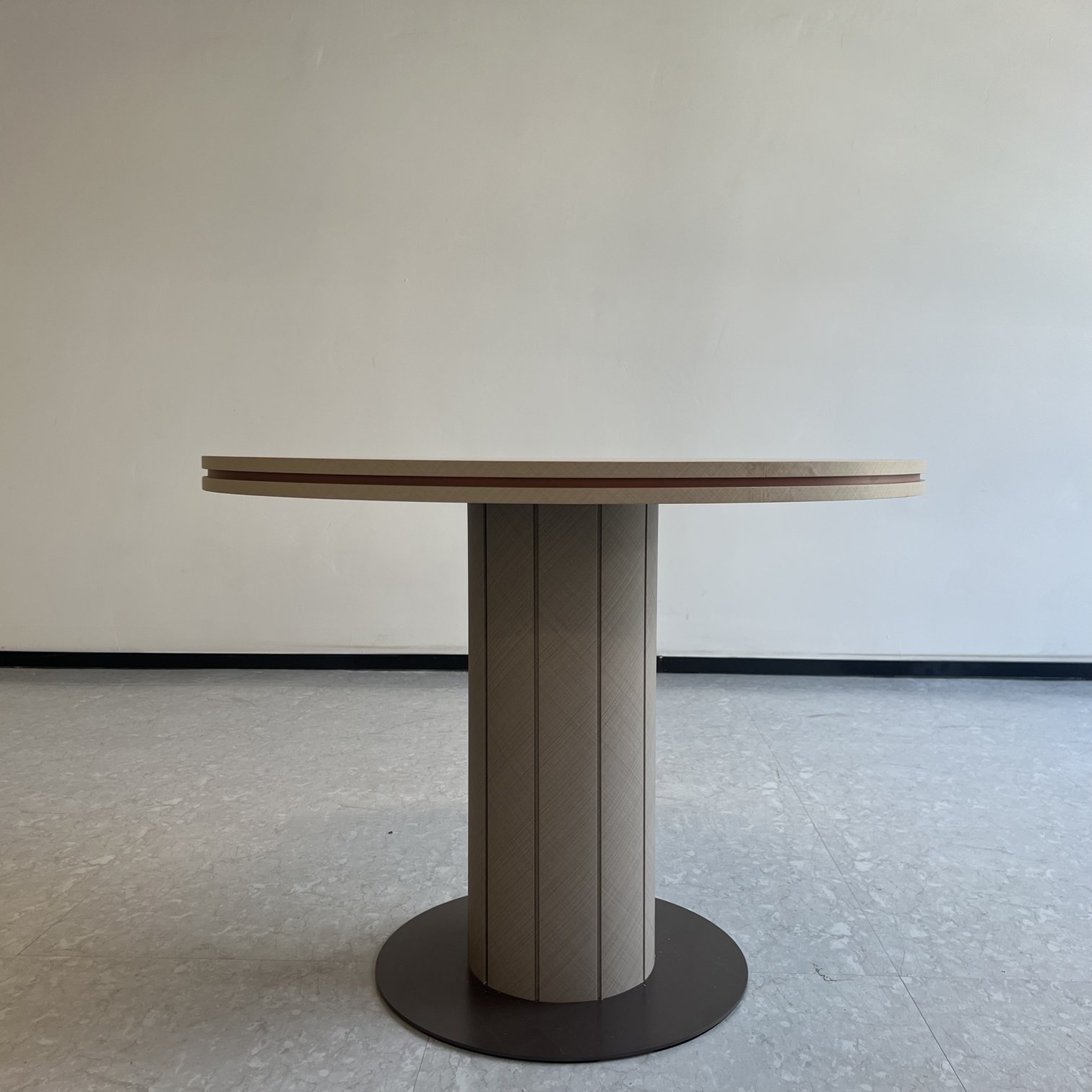 High Quality Cheap Contemporary Design Solid Wood Round Table Tailored For Versatile Interior Design Preferences