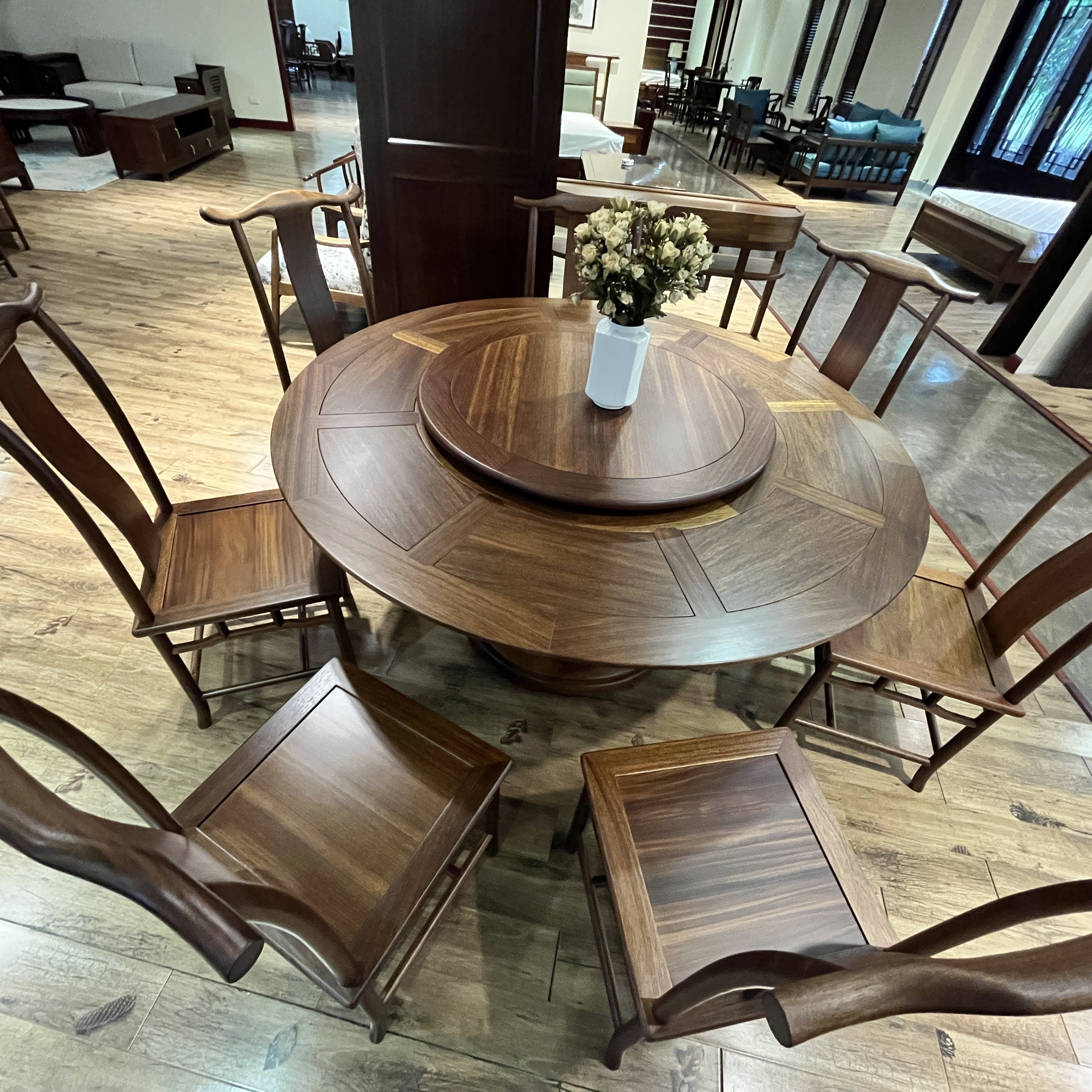 Modern large circular dining table, large circular solid wood kitchen and conference table