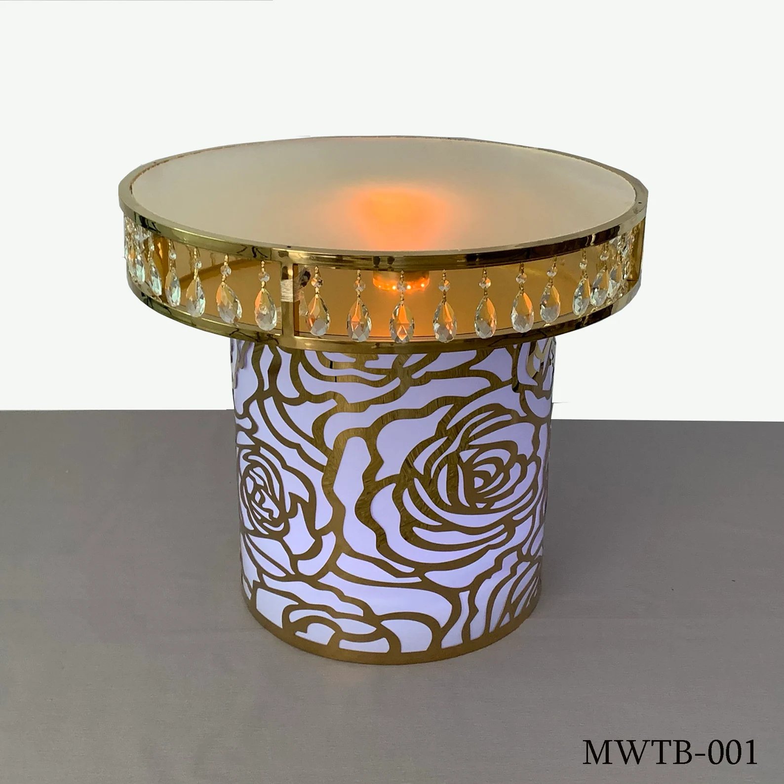 Hot selling luxury round wedding stainless steel glass top coffee cake table with crystal for wedding used