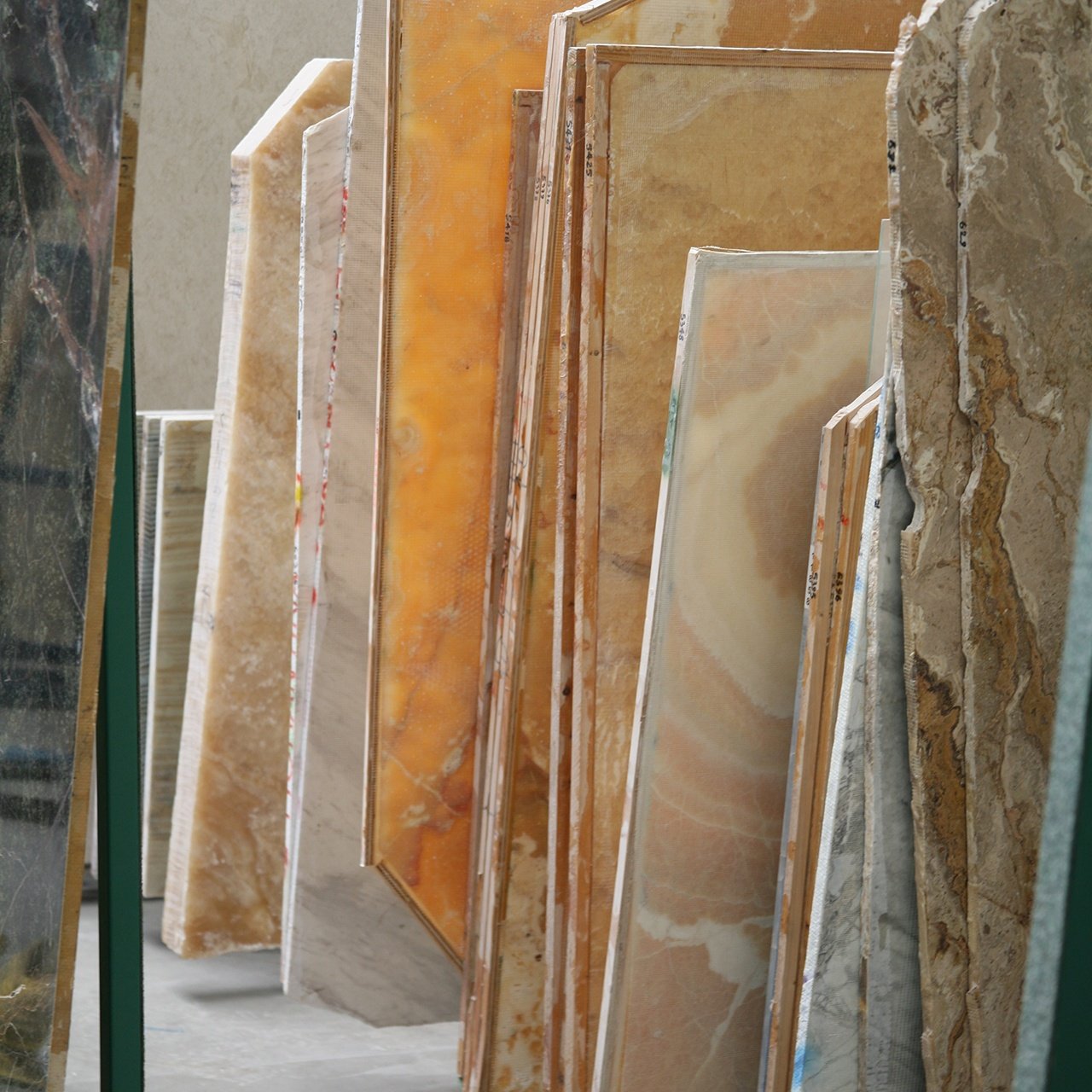 SHIHUI Customized Minimalist Living room Natural Stone Mixed Color Marble Coffee Side Console Table Cube Plinth Display Table