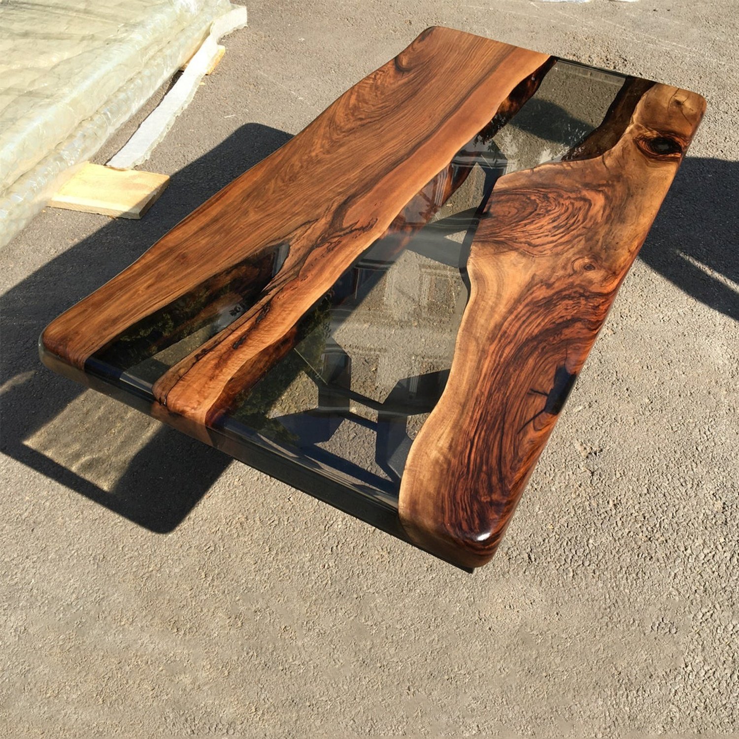 Table Wood Crystal Clear Epoxy Resin Hot Sale Beautiful Solid Dining Room Furniture Hotel