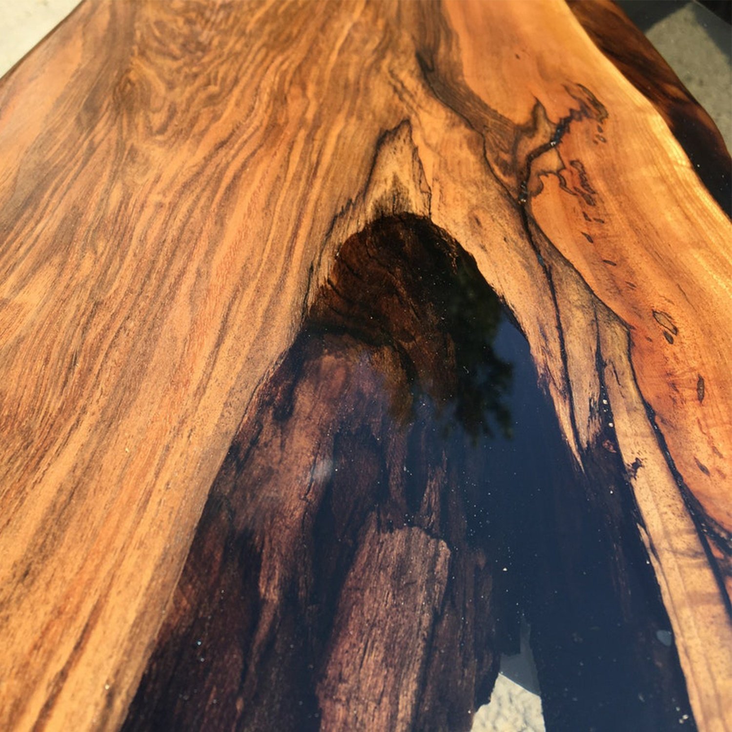Table Wood Crystal Clear Epoxy Resin Hot Sale Beautiful Solid Dining Room Furniture Hotel