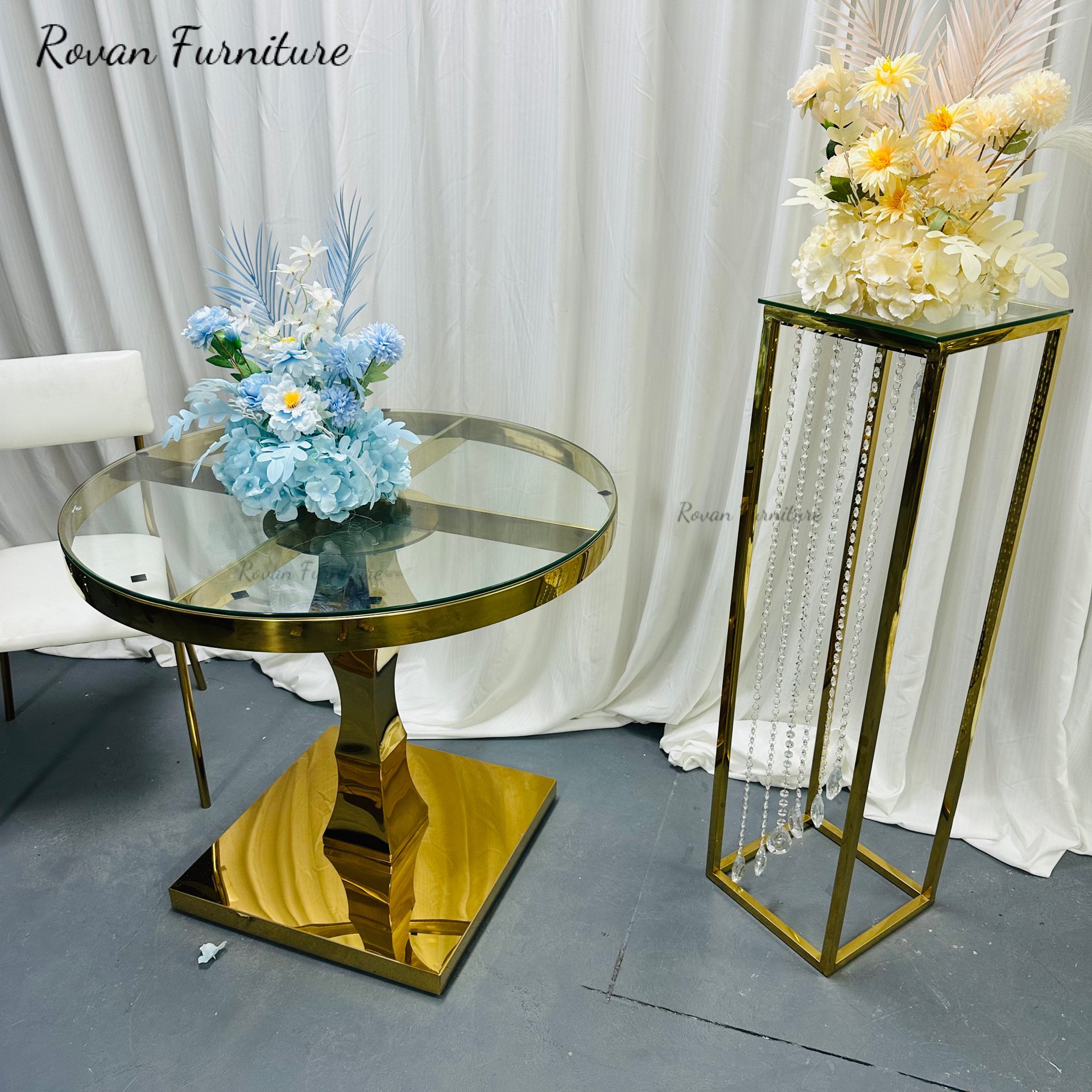 Latest design luxury gold stainless steel wedding round cake table decor table with clear glass tabletop