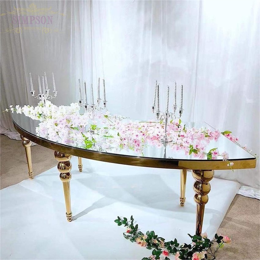 Event White Round Tables Moon Tables Banquet Wedding Table French Romantic Oem Odm Luxury for Events Party Metal Dining Table